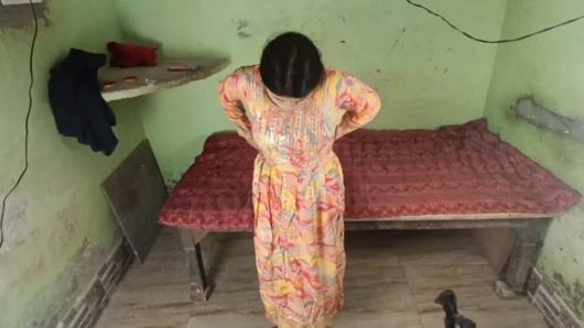 Nai bhabhi ki garte pe rahe bad chudai