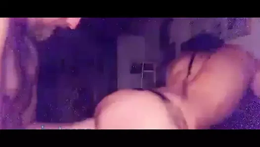 Küçük amatör fahişe badoo'da onunla tanıştım