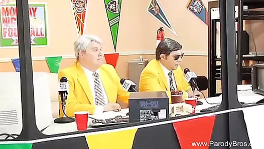 Ponpon kızlar daha iyi performans için futbol oynamalarına yardımcı olur