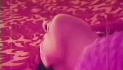 Kırmızı elbiseli seksi bebeğim creampied (1960'larda vintage)