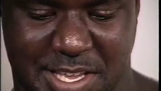 Busty kadın gets ona delikler berbat tarafından beş musluklar