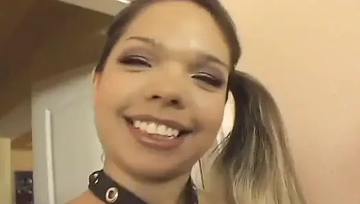 Tasmalı seksi hatun sert sikişin tadını çıkarıyor