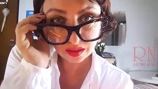 Ofis takıntısı, ofiste çıplak sekreter naylon, iç çamaşırı, çorap, ofis kıyafetleri giyer. 11 kamera 1