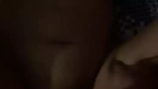 Sg kız sikiliyor, vücuduna boşalıyor