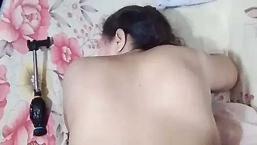 Karıma sıkı amcığımla domalıyorum