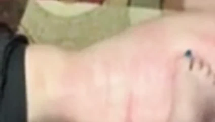 Geri kaşınan mavi ayak tırnakları