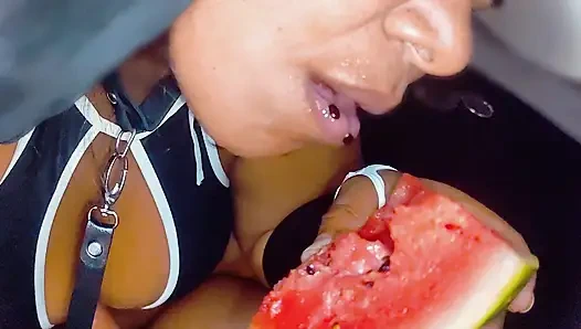 PERULU MEME KOLTUK ALTı YALAMA KARPUZLU SÜRTÜK RAHIBE