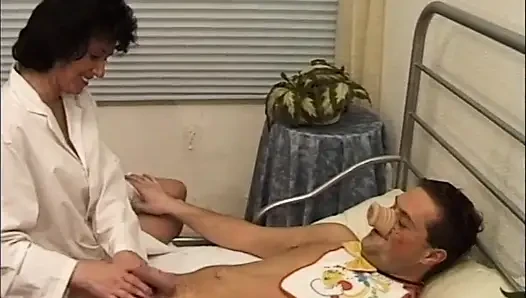 Büyük baba hastanede anal seks yapıyor