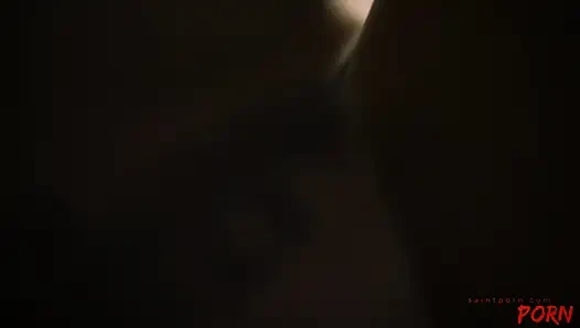 Gina yılan ham deliğine büyük bir yarak alıyor