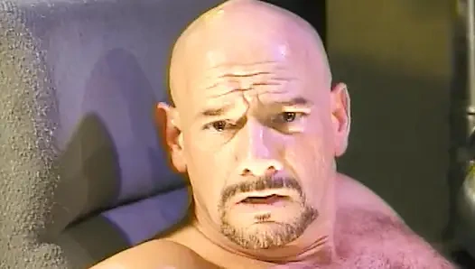 Döl yiyen genç kız domaltılarak sikiliyor