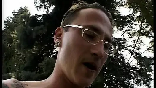 Büyük memeli sarışın Alman orta yaşlı seksi kadın yoğun anal sikişiyor