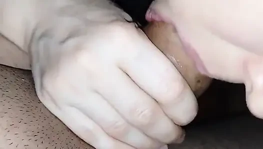 Oral dölleme, üvey kız kardeşimin ağzına boşalma