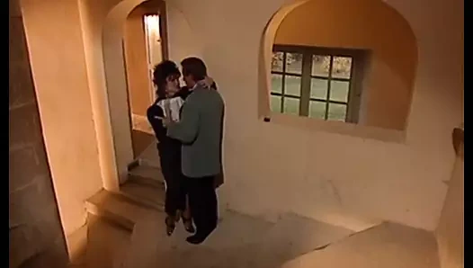 Bronz çoraplı merdiven sikişi