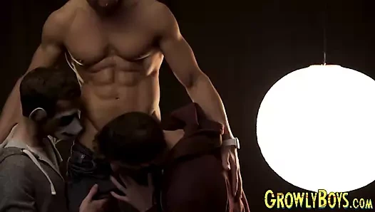 Kas baba emdi kapalı tarafından kürklü twink önce seks