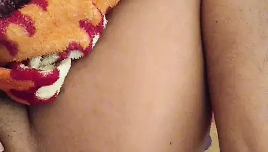 TıRAŞLı AMCıĞı PARMAKLıYOR VE FıŞKıRTıYOR