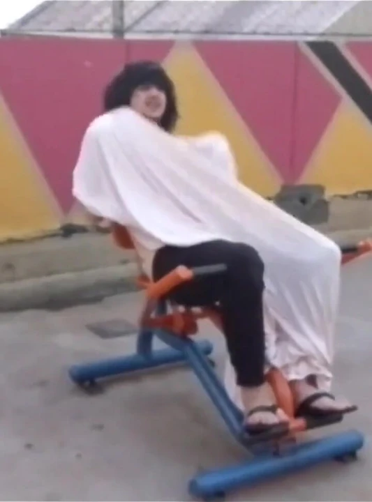 Porno Oyuncusu Olan Dilenci