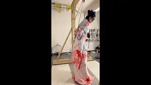 Güneşli bir günde kimono giymenin doruk versiyonu