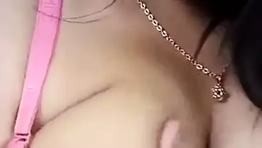 Bhabi büyük göğüs