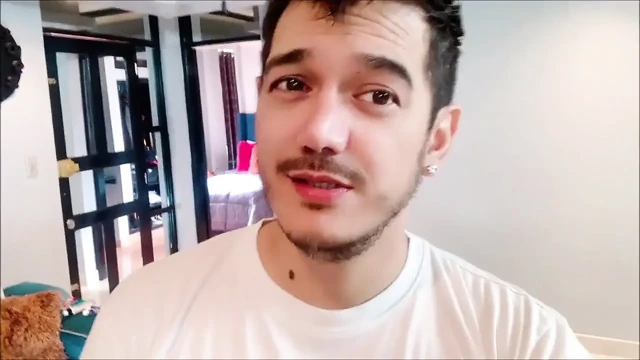 Kıllı götlü adam başka bir adamla sikişiyor