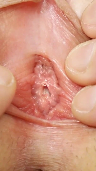 Мощный момент из "Ирка Lizun теряет свою девственность перед камерой"