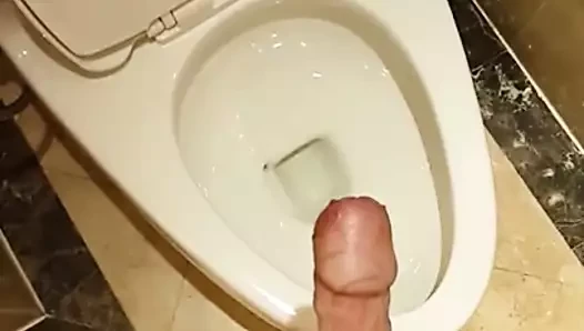 İşemek için sıkı deriyi soymak