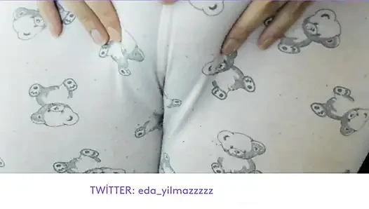 CAMELTOE- SWOLLEN PUSSY- MASTURBATE WITH PAJAMAS