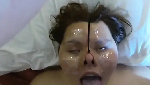 İyi bir anal sürtük göt deliğini geniş açmalıdır