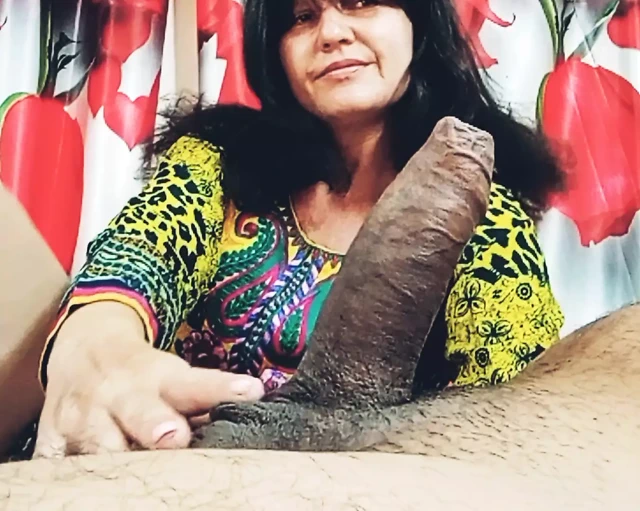 Güzel sürtük sakso porno klibi