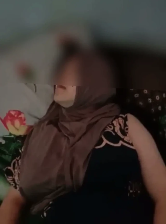 Başörtülü köy kızının inlemesi gerçekten çok lezzetli bölüm 2