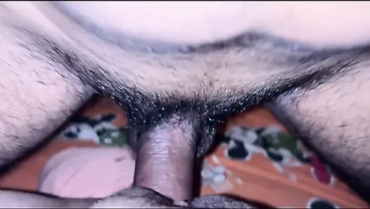 Hintli kadın desi yarağının tadını çıkarıyor