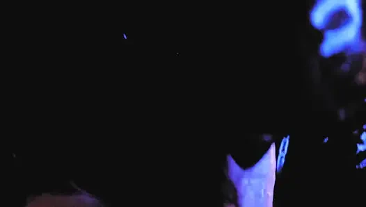 Lastik büyük götlü orta yaşlı seksi kadın tanrıça Eva Latex büyük yarak emiyor amcık döl gonzo