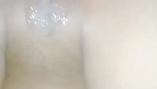 Her gece üvey erkek kardeşim sadece amcığıma peju atmak için odaya gelirdi