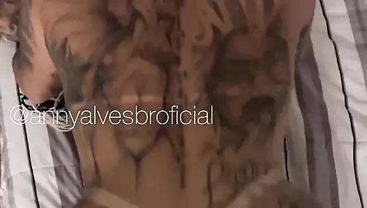 Çizmelerimi çıkarmaya bile vaktim olmadı, dört ayak üzerinde gerçekten ateşli bir şenlik