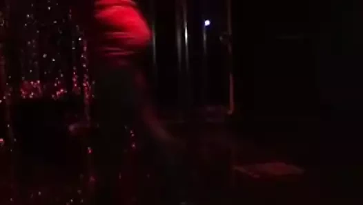 Starblackloves kulüpte direk dansı yapıyor