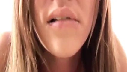 Bir sıcak ağız ve dil.