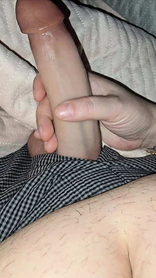 Üvey anne üvey oğlu büyük yarakla 8 inçlik yarağa mükemmel oral seks