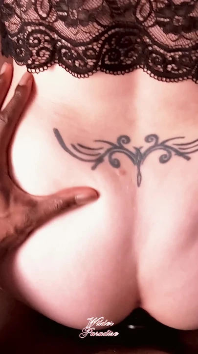 Эпический момент из "блондинку застряла и трахнула в чулане большой черный обрезанный Zizi с батплагом"