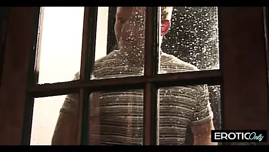 Deutsche MILF dominiert in der Garage