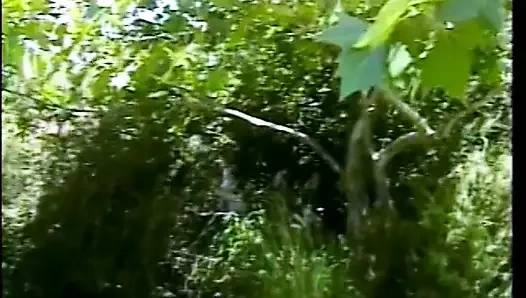 Sıcak civciv ile dev doğal memeler gets ona sıkı kedi dolma ile horoz