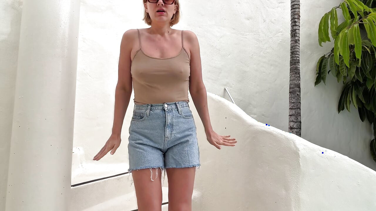 Desperate Wetting Denim Shorts on the Terrace: Can't Hold It Anymore