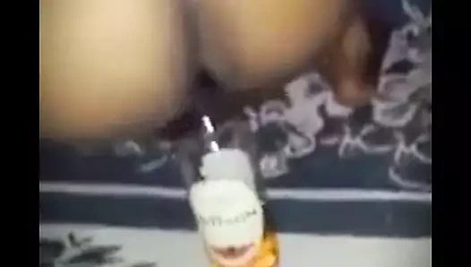 sürtük alır rom şişe yukarı kedi