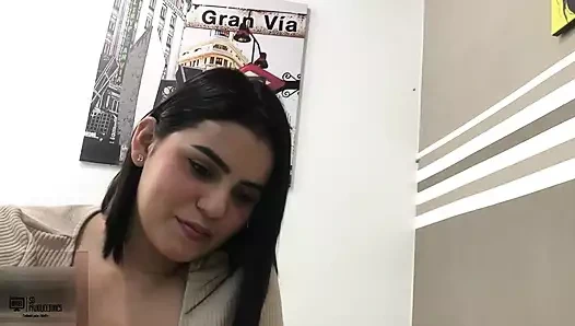 Melanie avlanıyor, amcığın o kadar çekici ki sikişmeyi bırakmıyorum - porno en español