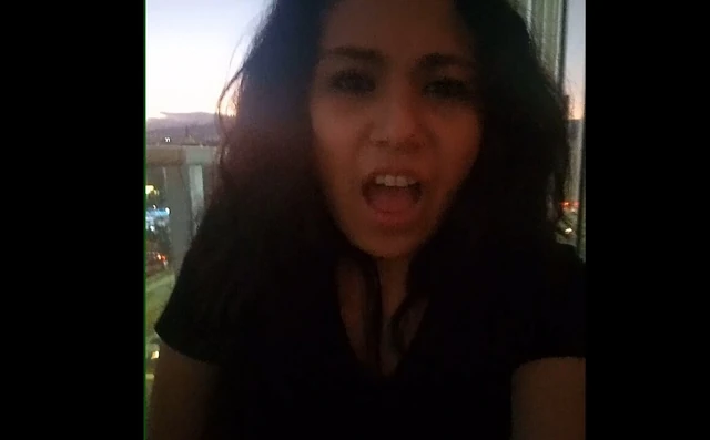 Meksikalı kız tüm şehrin önünde balkonda mastürbasyon yapıyor