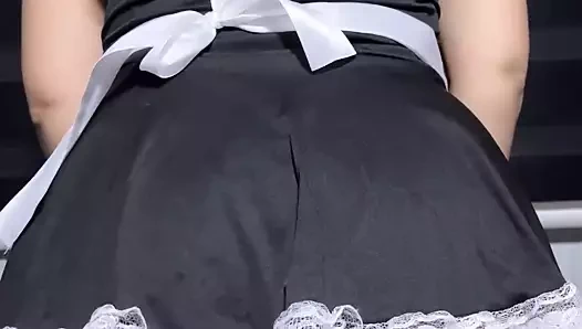 Odaya hizmetçi servisi! iplik tanga