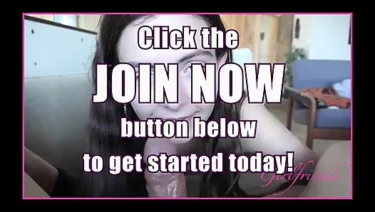 Moka Mora şehvetli bir ayakla muamele için yarağını yumuşak ayak parmakları arasında tutuyor, sonra derin bir dölleme domaltarak bitirmek için eğiliyor.