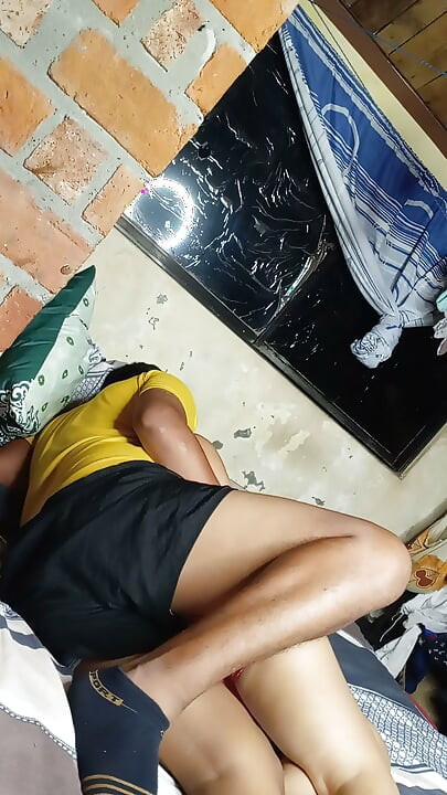 Üvey babam gece yarısı beni ziyaret ediyor