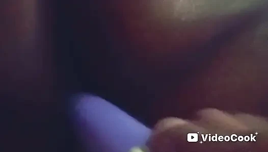 Gece geç saatlerde vibratör oyunu!!