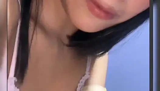 Üvey kızımın en iyi arkadaşıyla ateşli sohbet