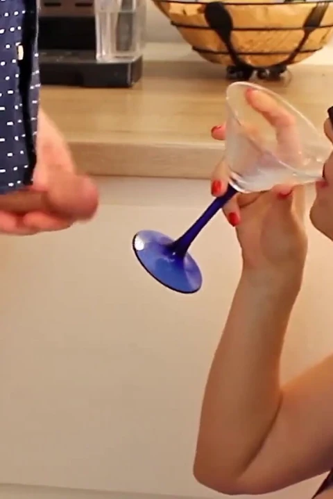 Seksi orta yaşlı seksi kadın oral seks! Cam ep'den sperm yutuyor. 722