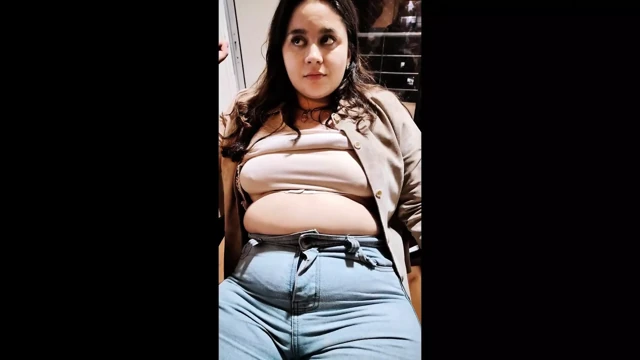 Bakış açısı: tombul feedee nicole sikini emiyor